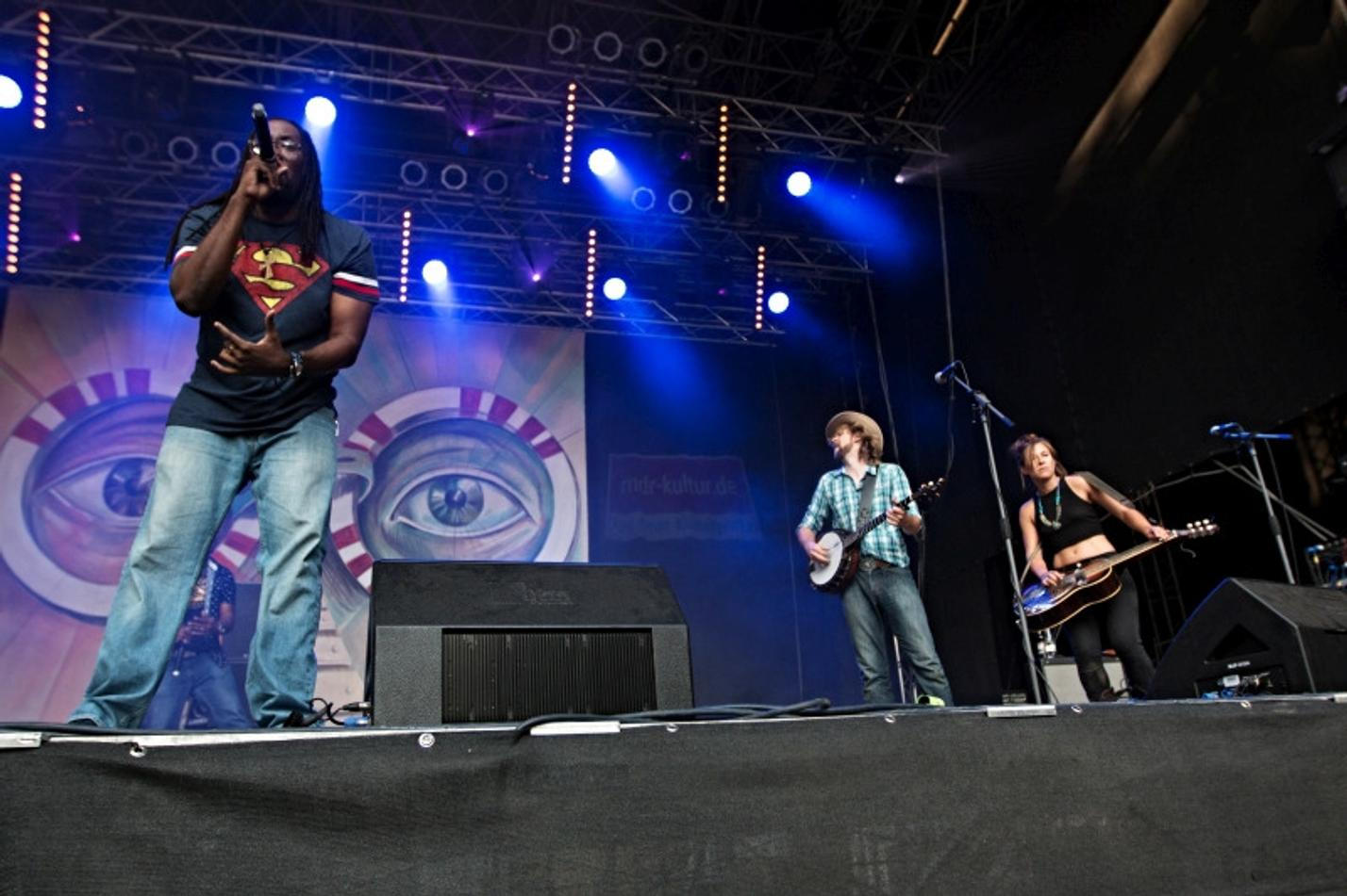013Gangstagrass