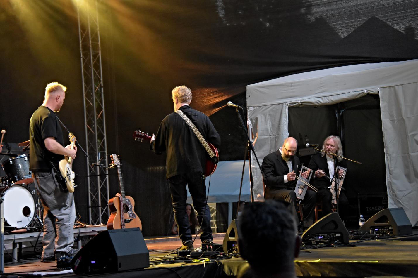 Glen Hansard + Puuluup