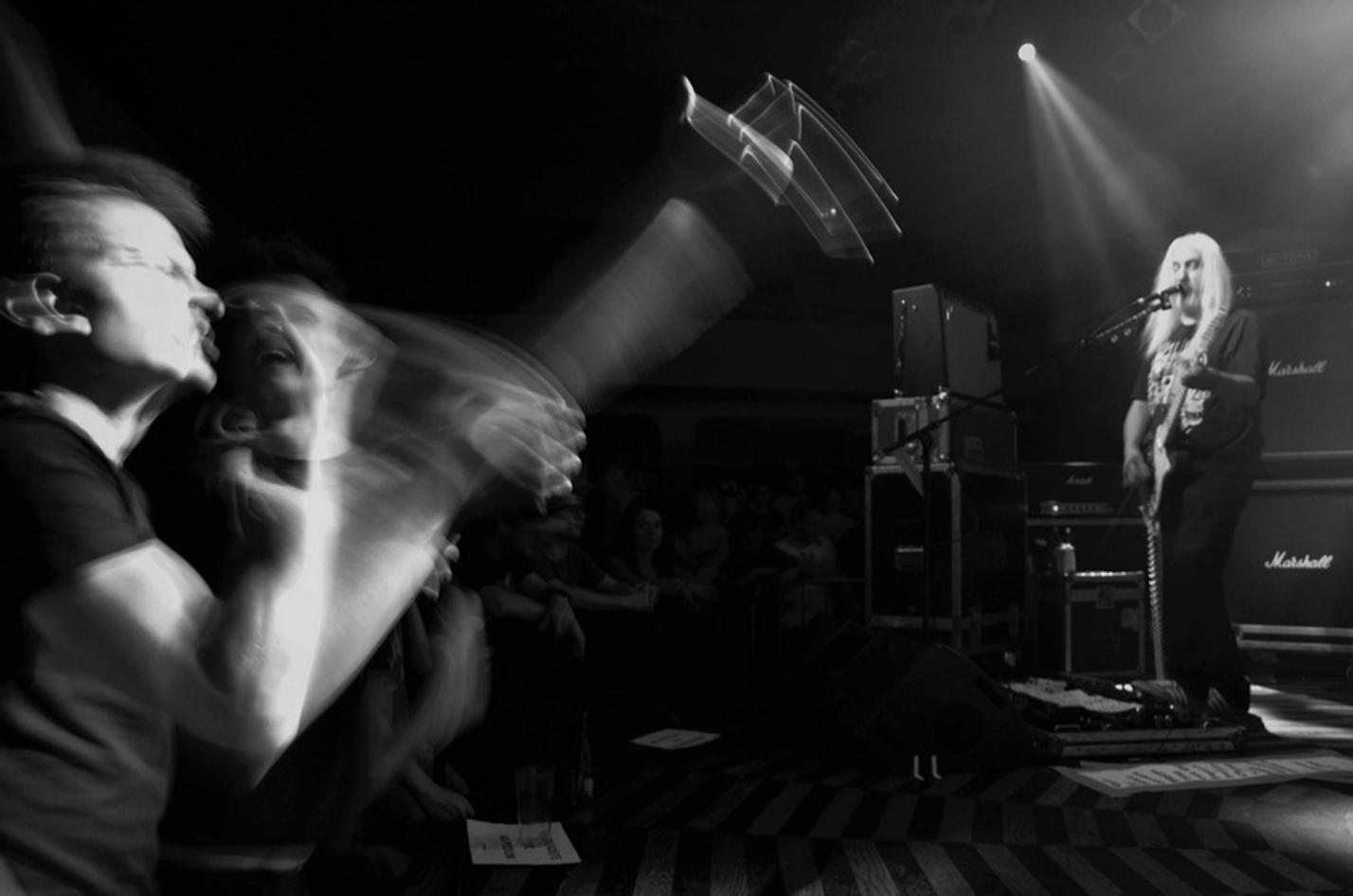 16 Dinosaur Jr