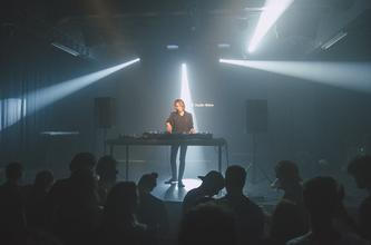 09_Daniel Avery