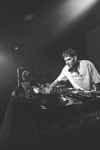 02_Nobody Listen