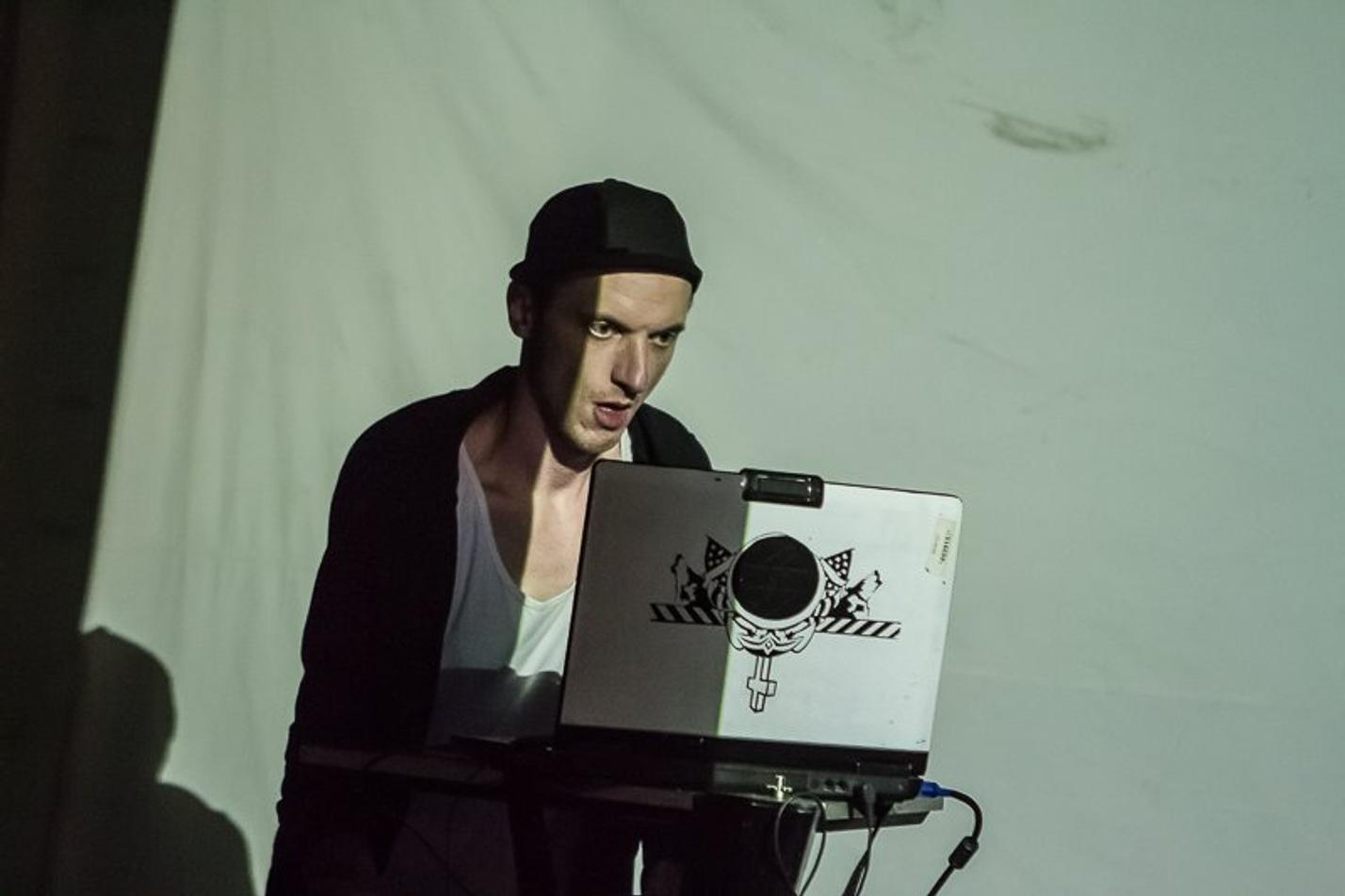 07_Schwarzprior_Itch_My_HaHaHa_27_11_2015_Mala_Amerika_Brno