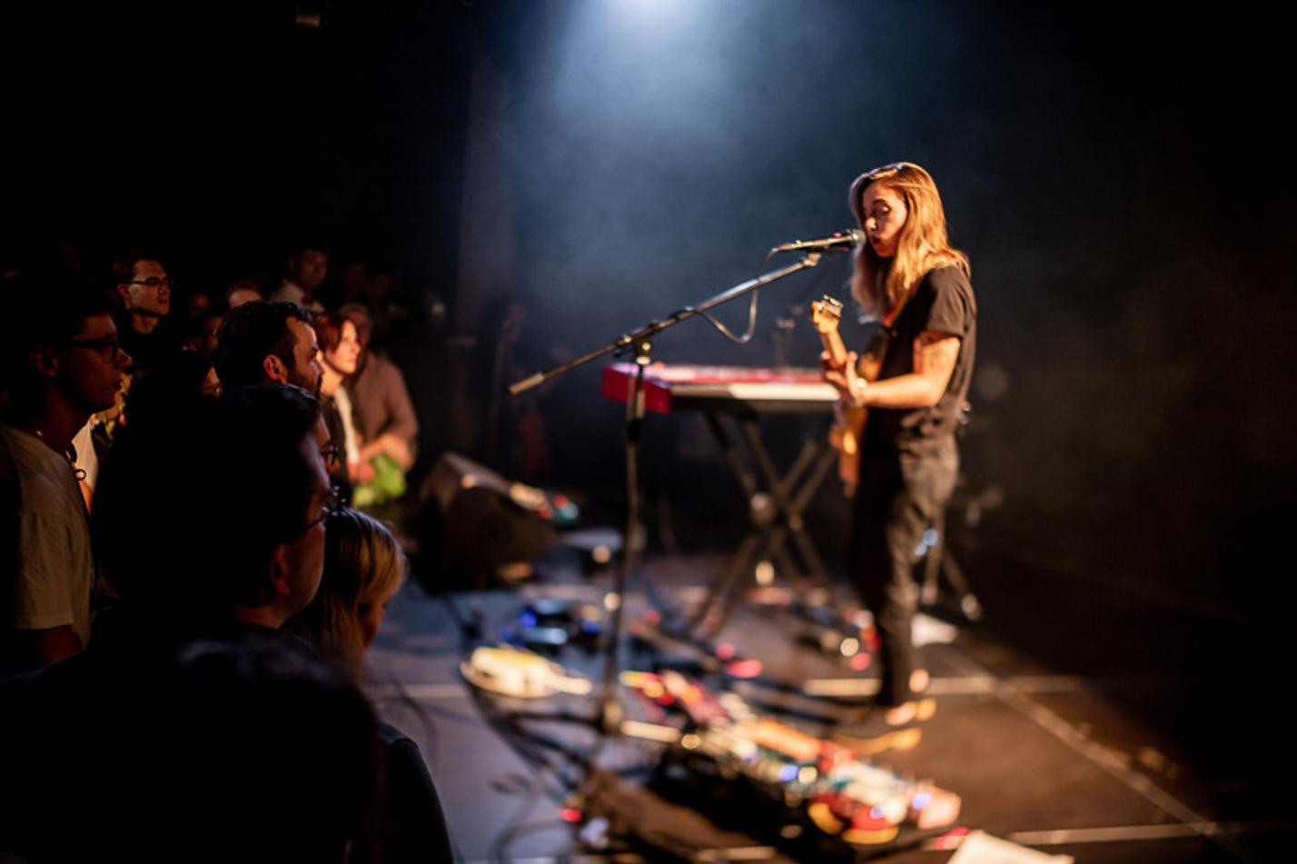 01-Julien_Baker