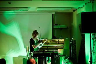 06_Poppy_Ackroyd_22_10_2015_Praha_v_Brne
