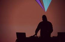 09_Com Truise_Meetfactory