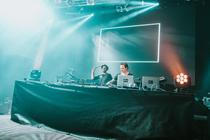 06_Booka Shade