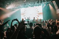 08_Booka Shade
