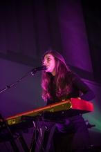 08_Julia_Holter_Le_Guess_Who_2015