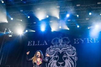 10_Ella_Eyre_Metronome_2016_Praha