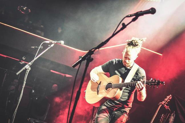 Newton Faulkner 1 (1)