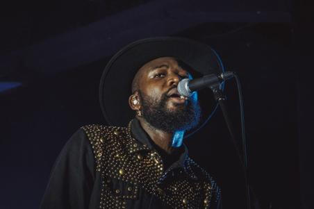 young fathers_-11