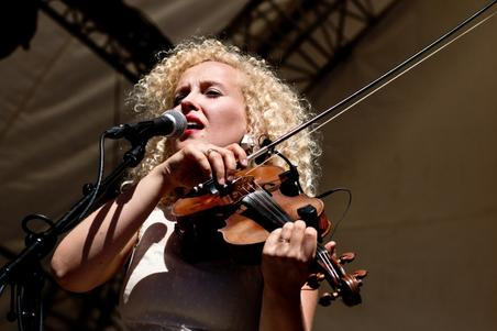001CurlyStrings