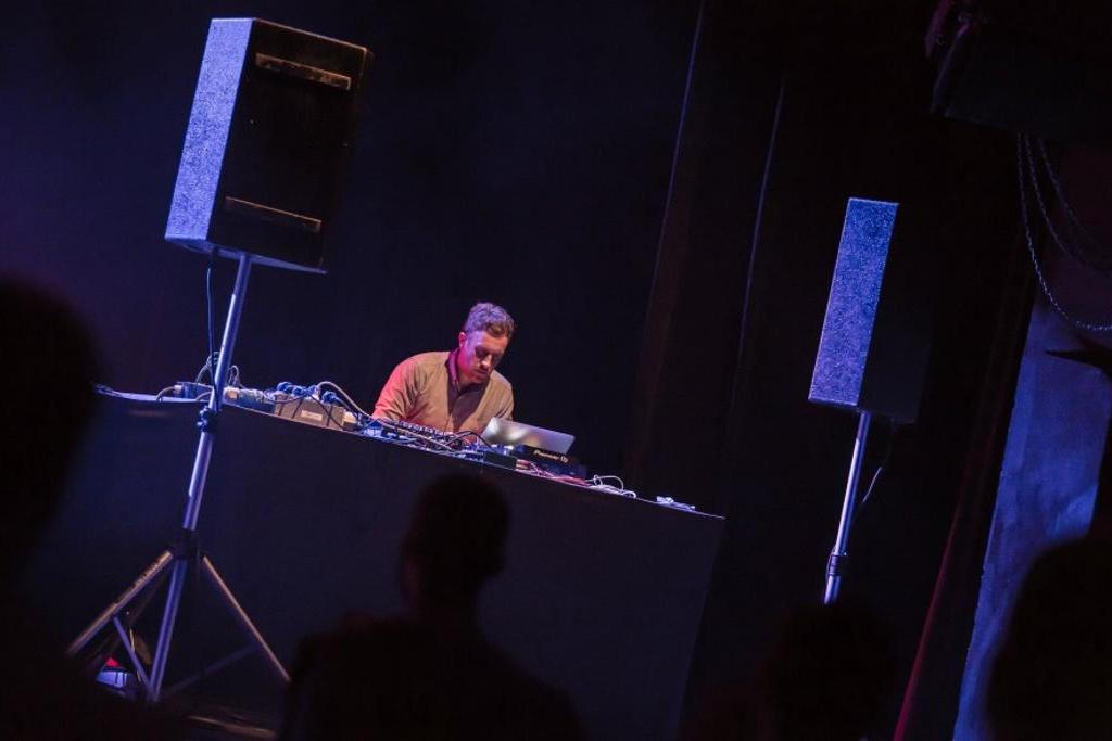 01_Letherette