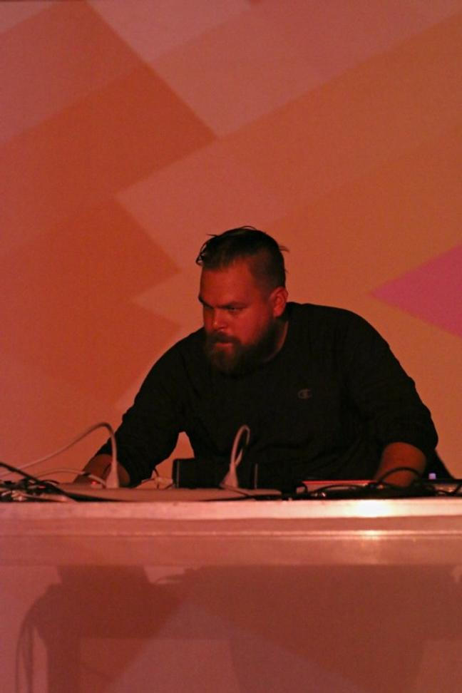 02_Com Truise_Meetfactory