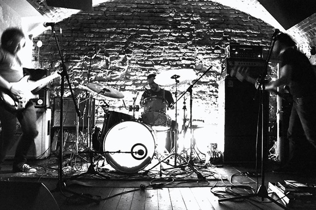 five seconds to leave 03