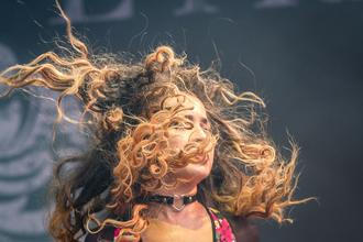 09_Ella_Eyre_Metronome_2016_Praha