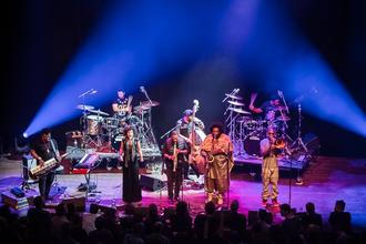 15_Kamasi_Washington_Le_Guess_Who_2015