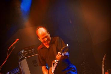Adrian Belew 9