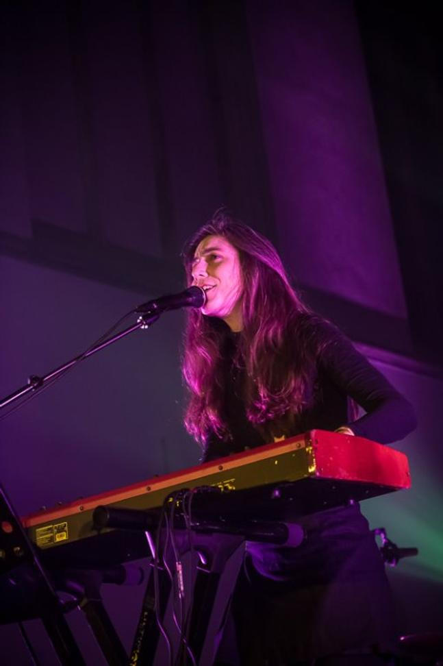 08_Julia_Holter_Le_Guess_Who_2015