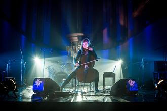 04_Hildur_Gudnadottir_Le_Guess_Who_2015