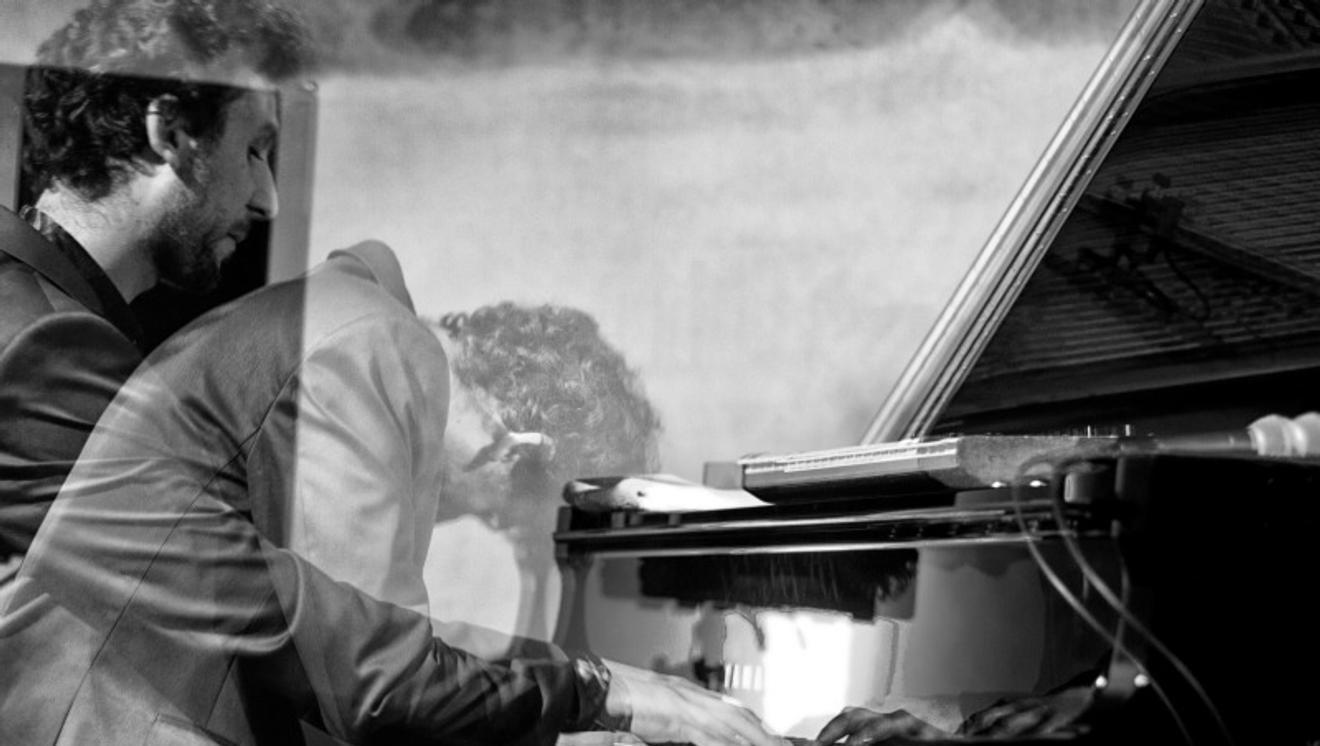 007Shalosh (1)