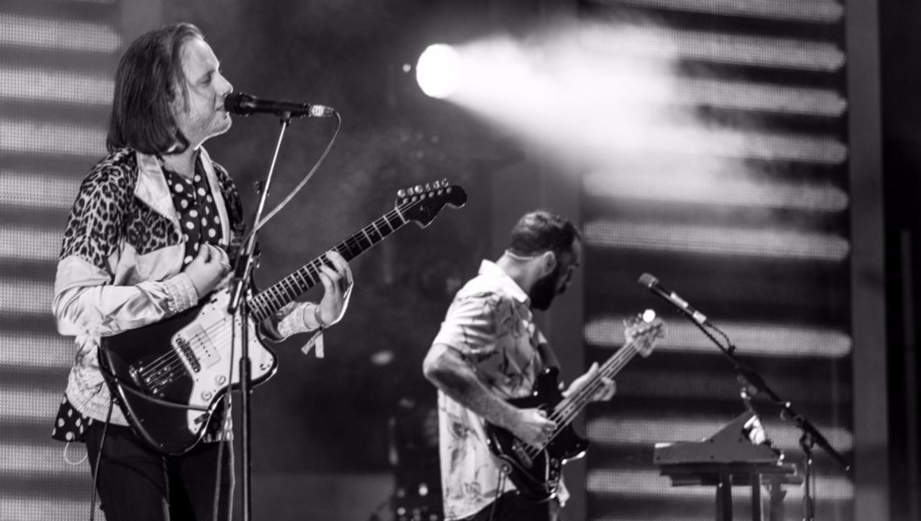 02_Two Door Cinema Club