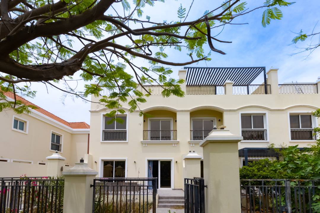 Spacious 4 Bed Villa with Garden For Sale - Bayti, Al Hamra Village