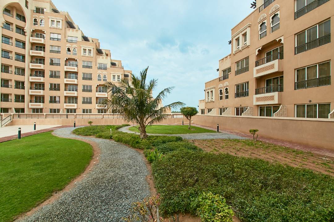 Spacious - 1 Bedroom Apartment for Rent - Al Marjan Island