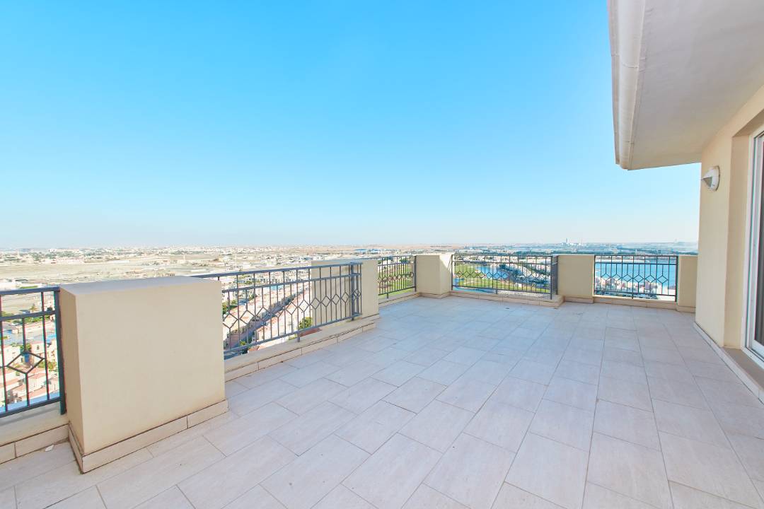 Upgraded 3 Bedroom Penthouse for Rent in Al Hamra Village
