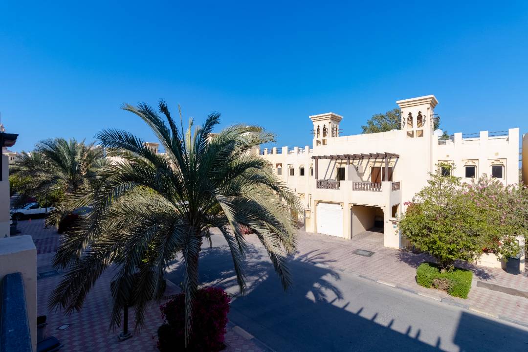 Spacious 4 Bedroom Townhouse For Sale in Al Hamra Village