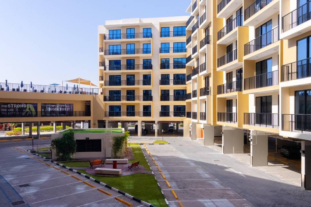 Brand New 1 Bedroom for Sale in Al Hamra - Fully Furnished