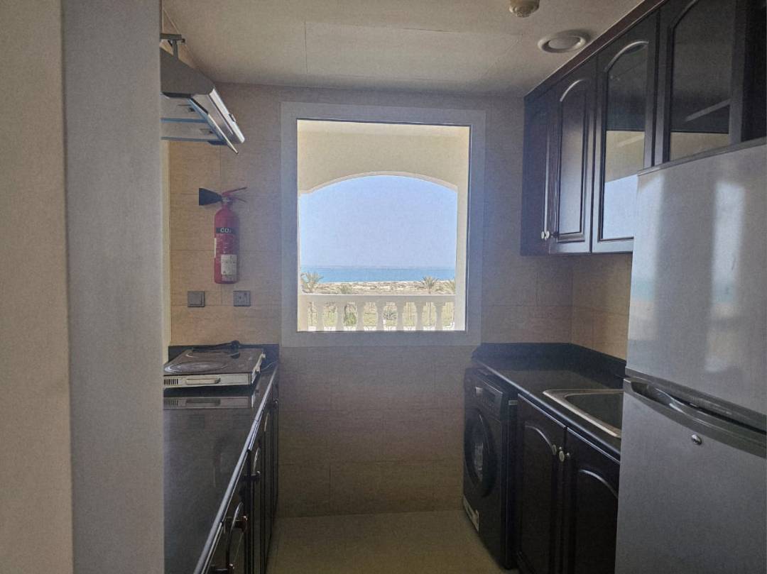Negotiable - 1 Bedroom Apartment for Rent in Al Hamra - Sea View