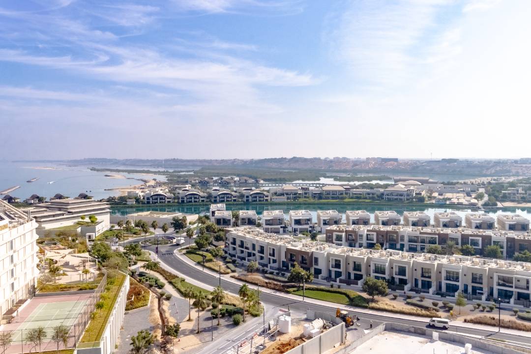 High Floor One Bedroom for Sale - Central Bay - Canal &amp; hotel view