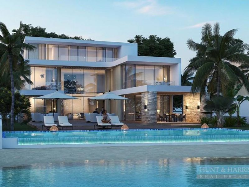 Waterfront Location - Luxury Coral Villa - Private Elevator