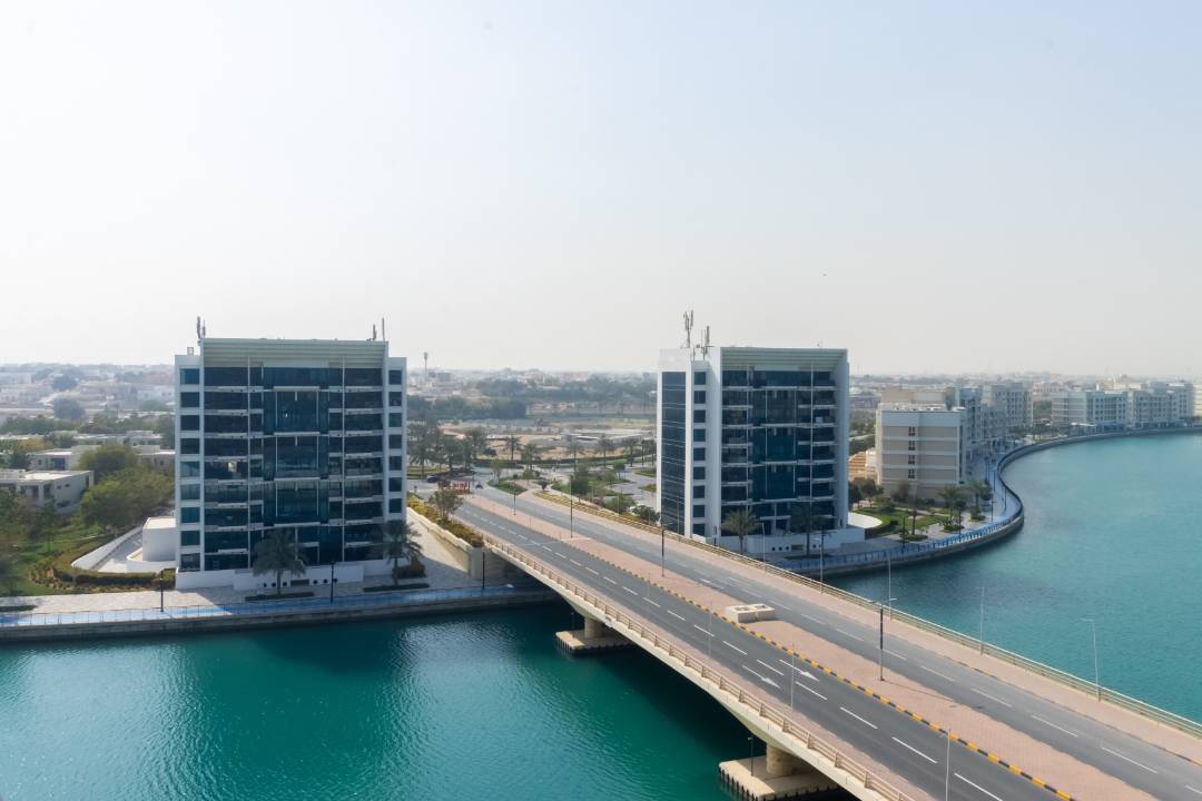Spacious 1-Bedroom Apartment - 903 Sq Ft - Unobstructed Open View