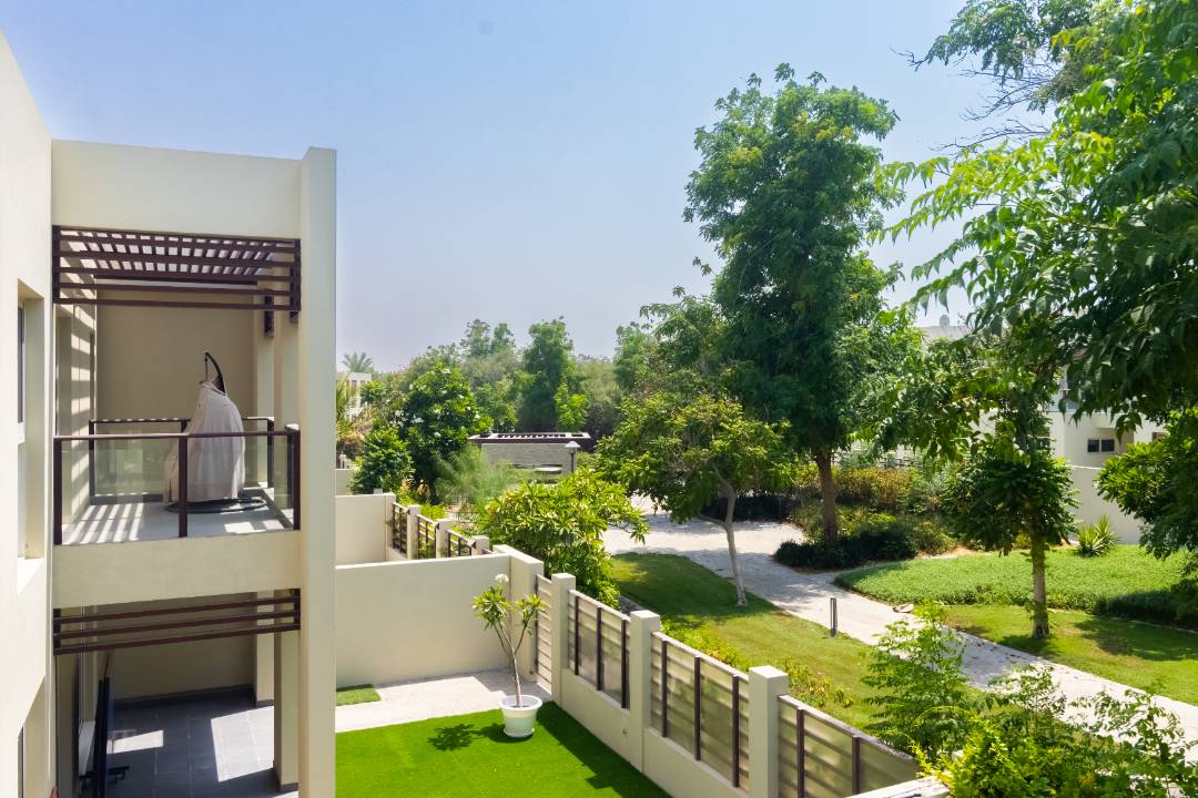 Fully Furnished 3 bed Malibu for rent - Mina Al Arab