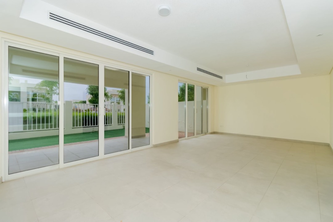 3 Bedroom Bermuda Villa for Sale in Mina - Luxurious - Spacious