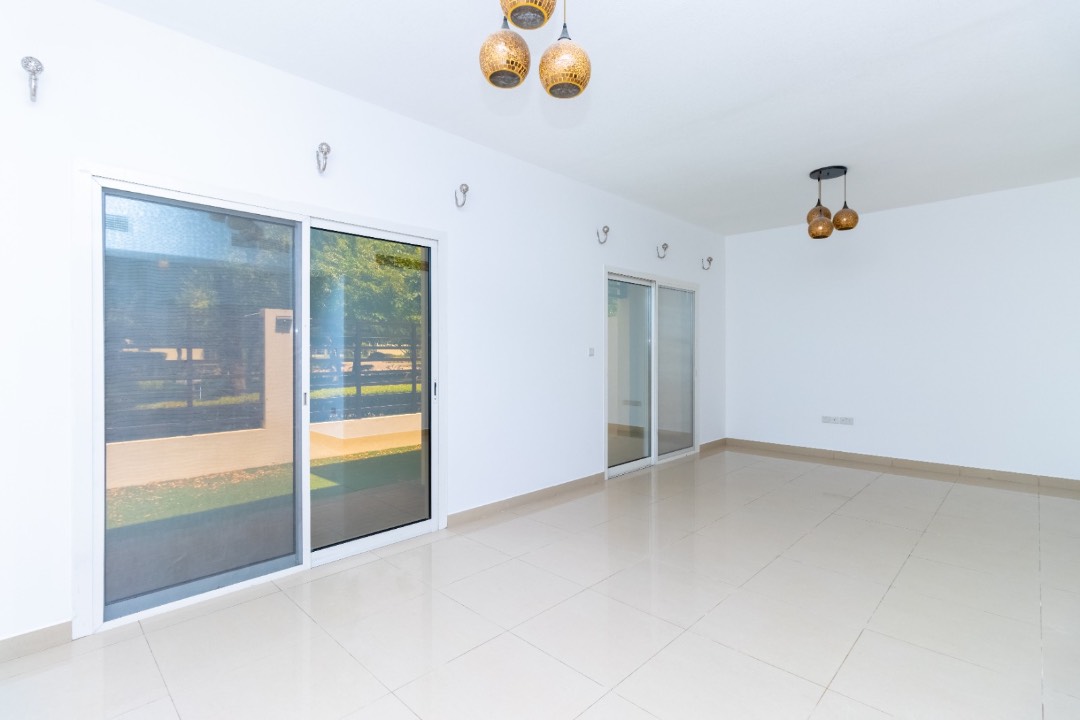 3 Bedroom Townhouse for Rent in Mina - Flamingo I - Unfurnished