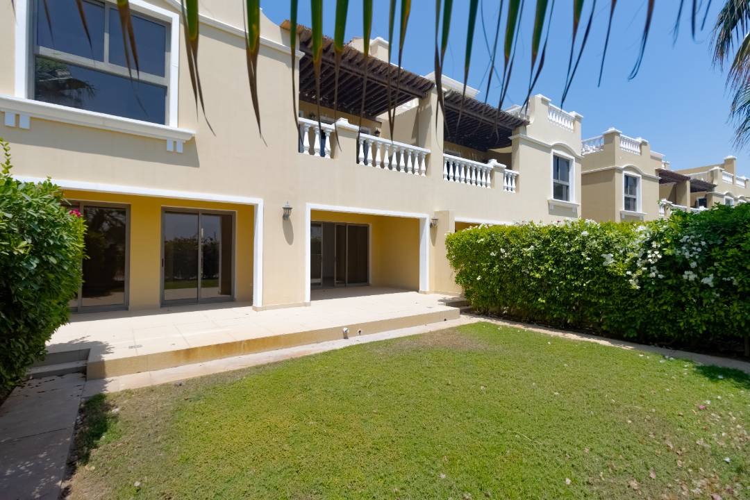 Upgraded 4-Bedroom Villa For Rent - Al Hamra Village - Spacious Layout