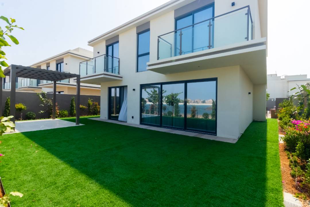 4BR Luxurious Beachfront Villa for Rent | Waterfront Living | Al Hamra