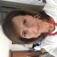 Julia Combs's profile picture