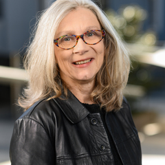 Julia Duffy's profile picture