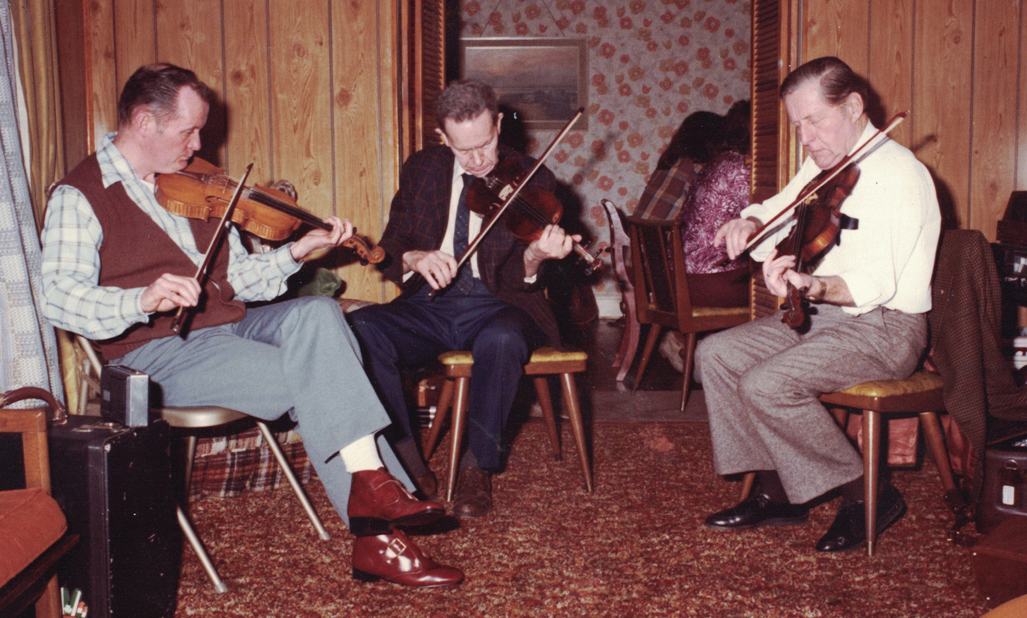 Tommy McCarey, fiddle ; Martin Wynne, fiddle ; Louis Quinn, fiddle