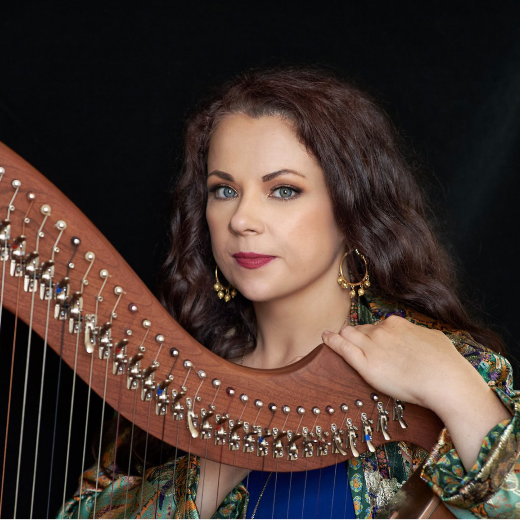 Michelle Mulcahy with her harp