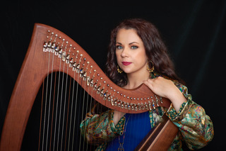 Michelle Mulcahy with her harp
