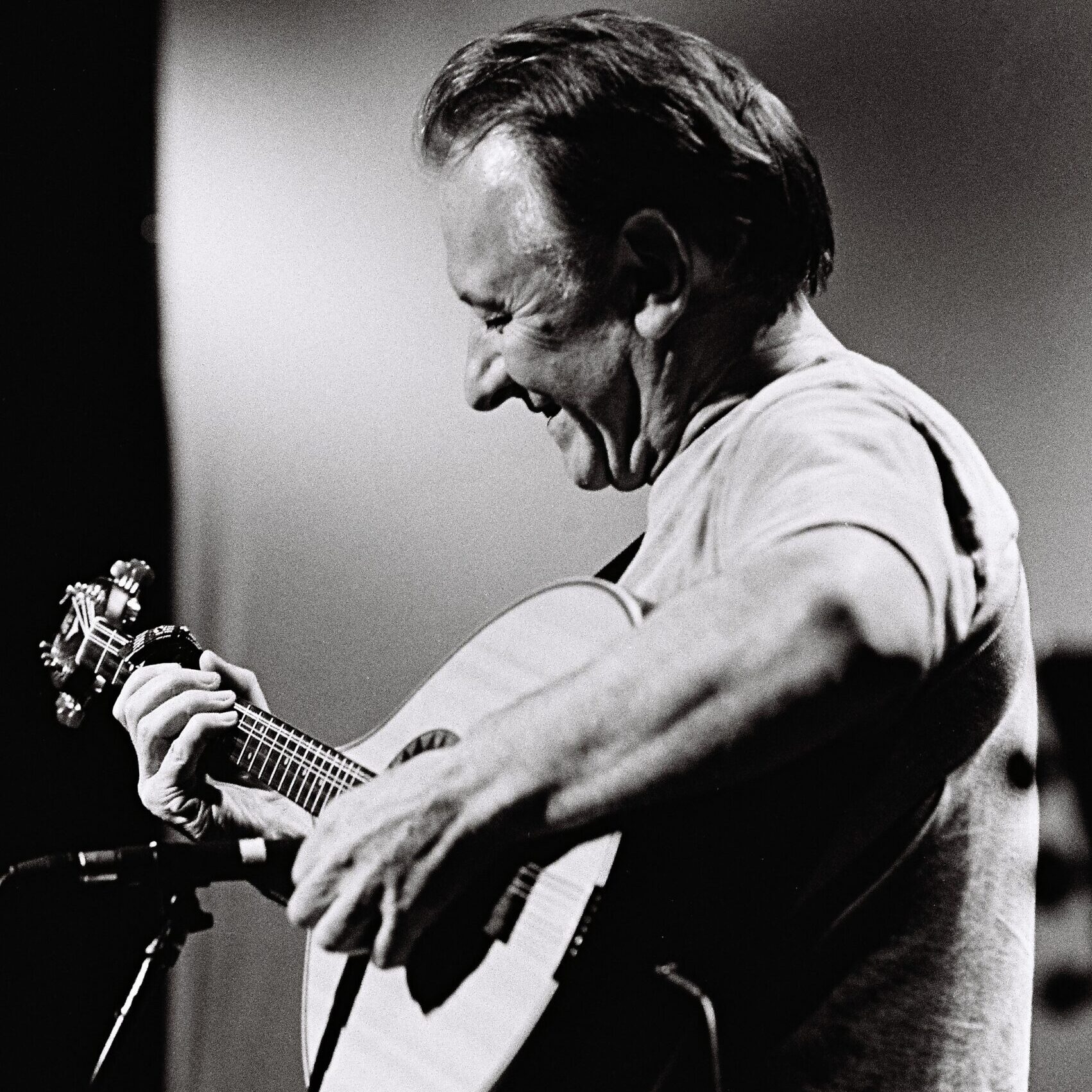 Black and white photograph of Dónal Lunny