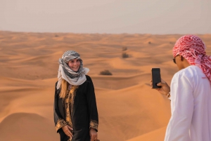 Abu Dhabi: Desert Safari with BBQ, Camel Ride & Sandboarding