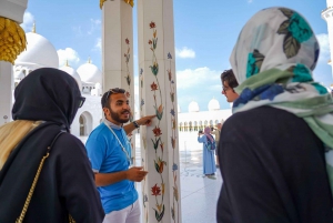Abu Dhabi: Excursão a pé guiada na Grande Mesquita Sheikh Zayed
