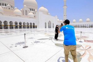 Abu Dhabi: Excursão a pé guiada na Grande Mesquita Sheikh Zayed