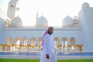 Abu Dhabi: Excursão a pé guiada na Grande Mesquita Sheikh Zayed